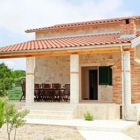 Stone Pearl Comfortable Holiday Semesterbostad *
