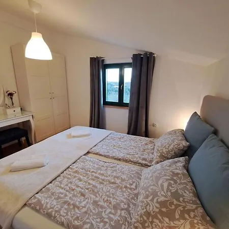Stone Pearl Comfortable Holiday