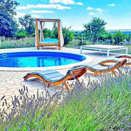 Stone Pearl Comfortable Holiday *
